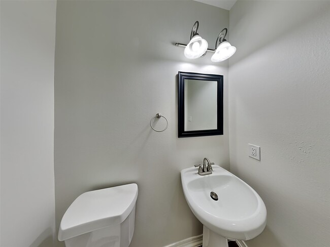 Building Photo - 6434 Tea Tree Dr