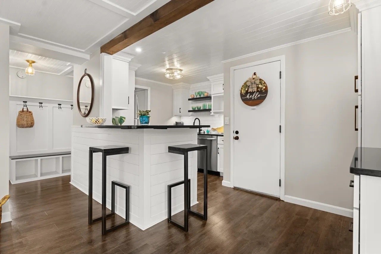 Building Photo - 478 Seabury