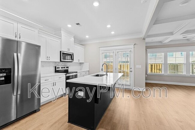 Building Photo - 3205 Venetian Dr