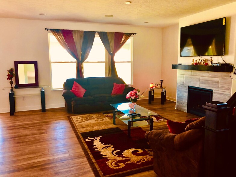 Building Photo - 16148 Lavina Ln