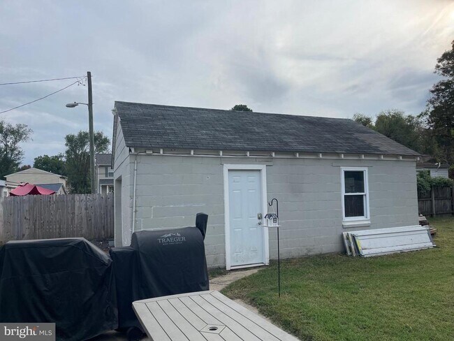 Building Photo - 1742 Marley Ave