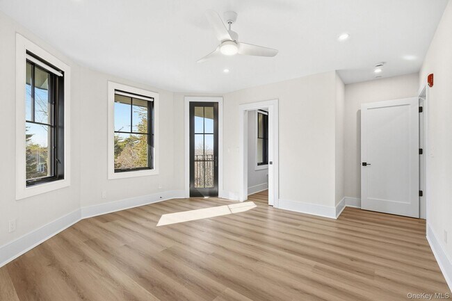 Building Photo - 34 Clinton Ave