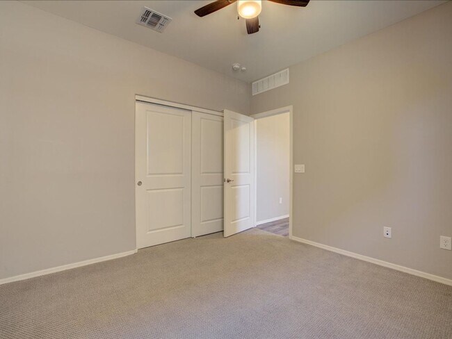 Building Photo - 14266 E Hub Dr