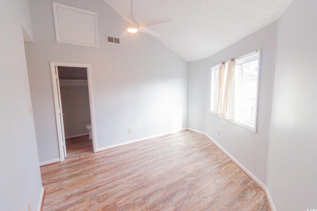 Building Photo - 505 Tree Top Ln