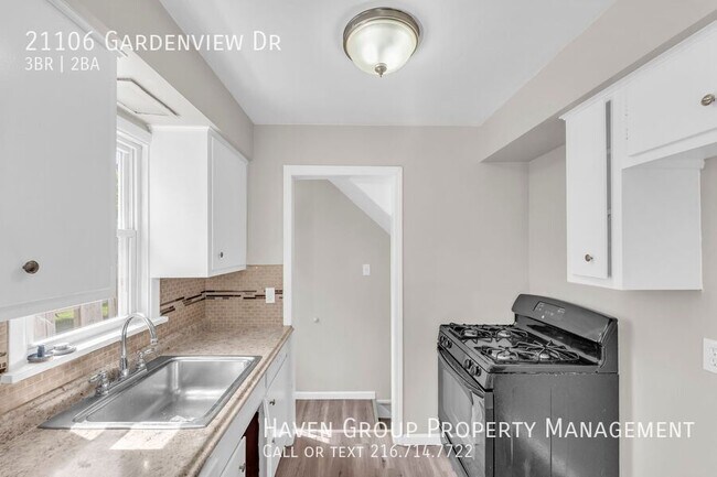Building Photo - 21106 Gardenview Dr