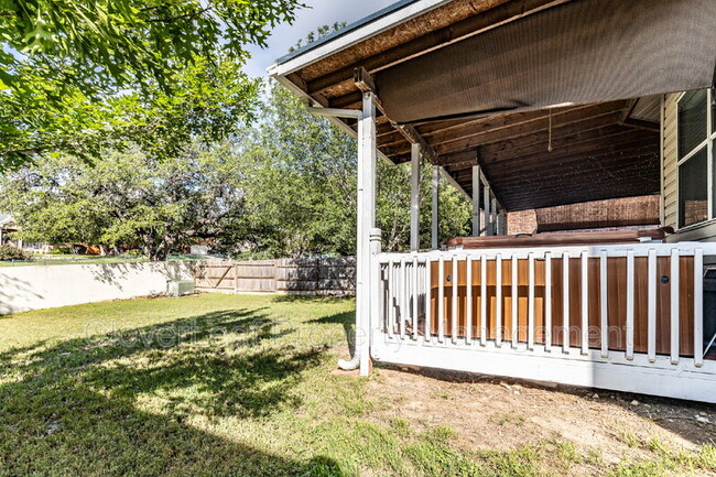 Building Photo - 818 Quitman Oak