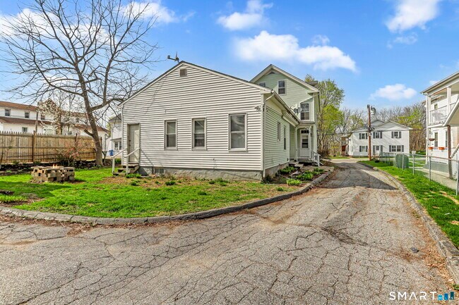 Building Photo - 63 Reynolds St