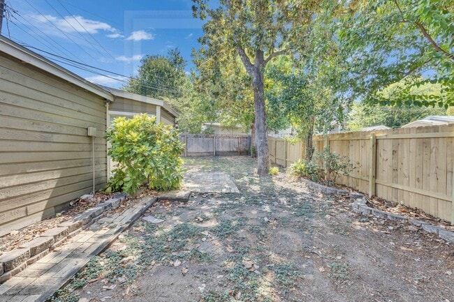 Building Photo - 4815 Woodview Ave