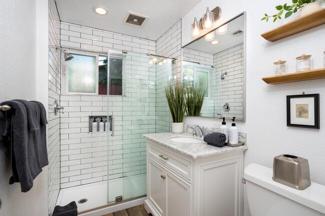 Building Photo - 8511 Fensmuir St