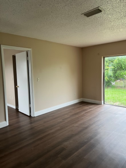 Building Photo - 12458 Elgin Blvd