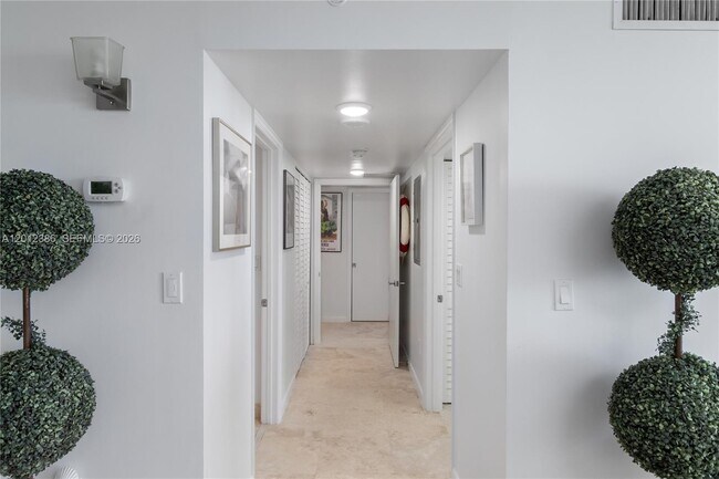 Building Photo - 6917 Collins Ave