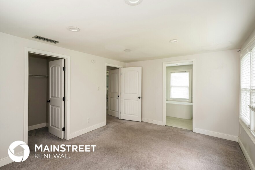Building Photo - 1508 Villa Pl