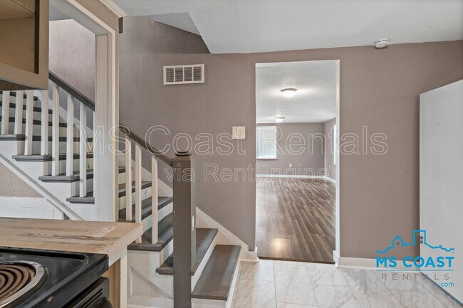 Building Photo - 2538 Bryn Mawr Ave