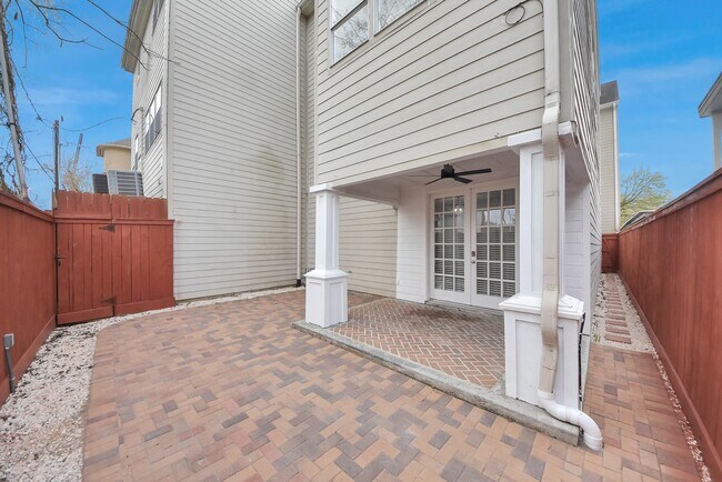 Building Photo - 2314 Dorrington St