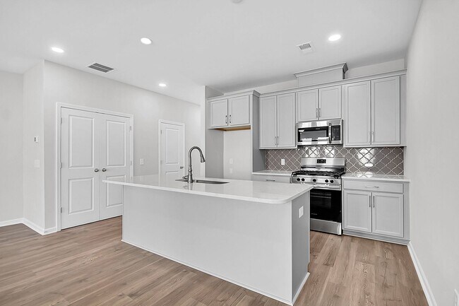 Building Photo - 482 Green Fern Dr