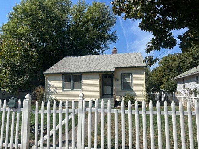 Primary Photo - Spokane Bungalow