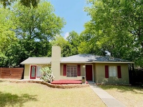 Building Photo - 3711 Vineland Dr