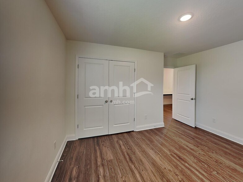 Building Photo - 4455 Reisswood Loop