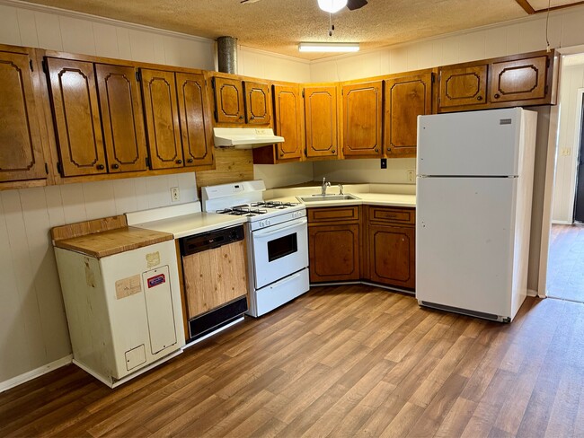 Building Photo - 103 Dorman Ave