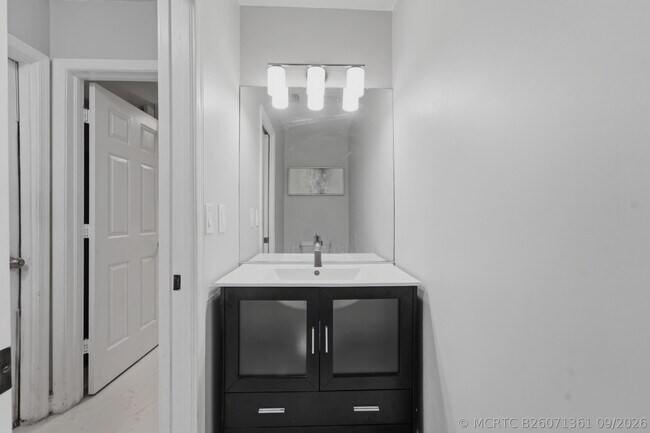 Building Photo - 301 Knotty Wood Ln