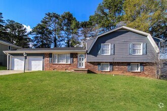 Building Photo - 3835 Benchmark Dr