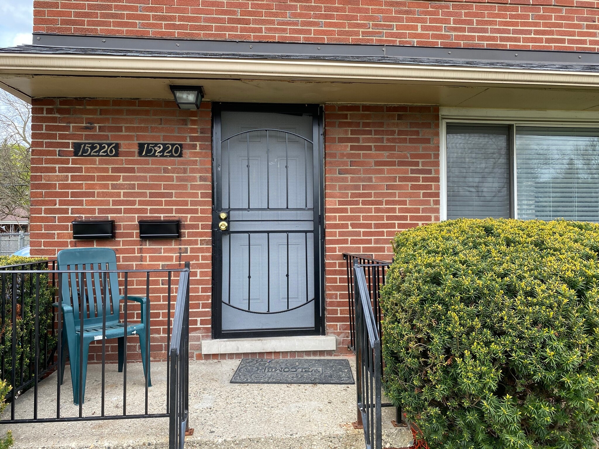 FRONT PORCH - 15226 W 9 Mile Rd