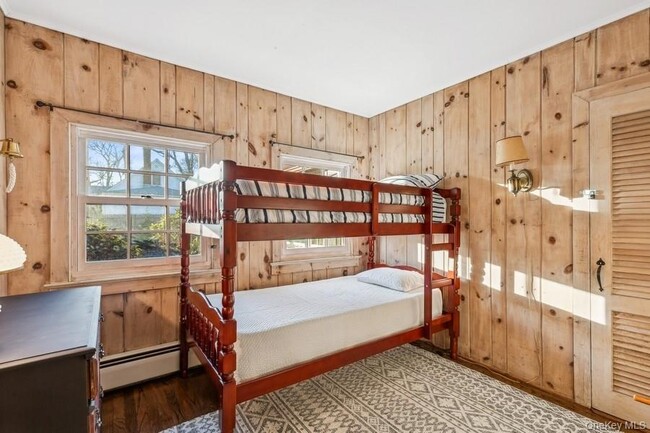 Building Photo - 1850 Sterling Rd