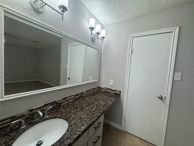 Building Photo - 226 Black Rock Rd