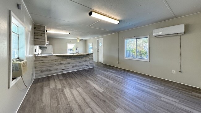 Building Photo - 6519 Sandra Dr