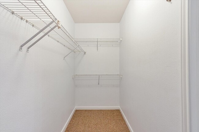 Building Photo - Stylish Studio Apartment In Concierge Building at The Renaissance at Turtle Creek ($500 Off First...