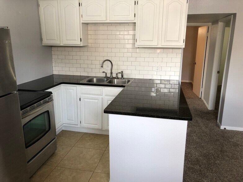Kitchen - 3687 S Grant St