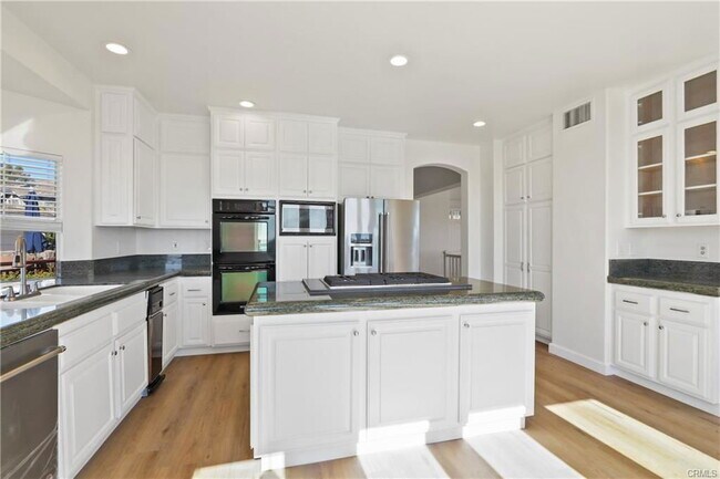 Building Photo - 34152 Cambridge Rd