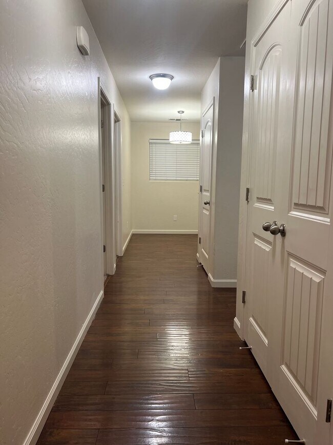 Building Photo - Beautiful  4-bedroom, 2-bathroom home in Fresno with Solar