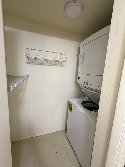 Building Photo - 7209 Cloister Dr