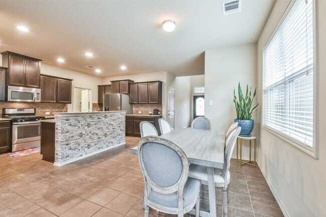 Building Photo - 18226 Chianti Ridge Dr