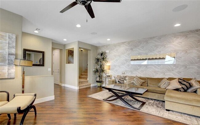 Building Photo - 443 Astillero St