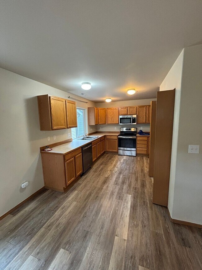 Building Photo - DuPont 3 bedroom home