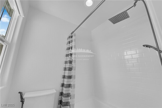 Building Photo - 4066 Painted Lady Ave