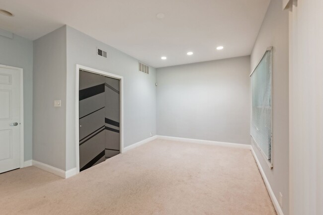 Building Photo - Great 3br 2.5 Bath Townhome in Rockville MD