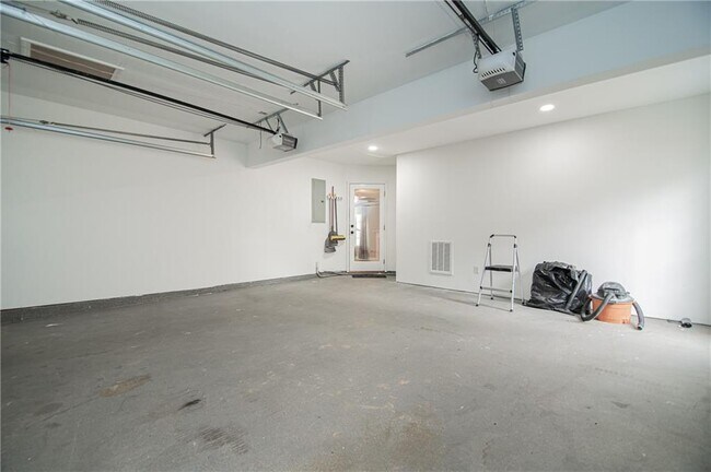 Building Photo - 1790 Tuftstown Ct