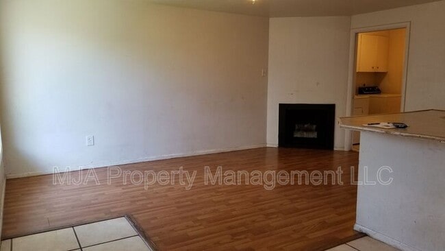 Building Photo - 196 Baird Ave