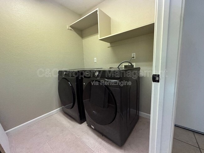 Building Photo - 200 Eastbrook Way