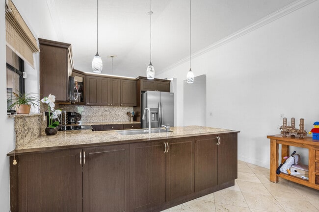 Building Photo - 6100 Manchester Ln