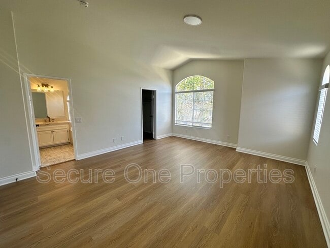 Building Photo - 1740 Amarelle St