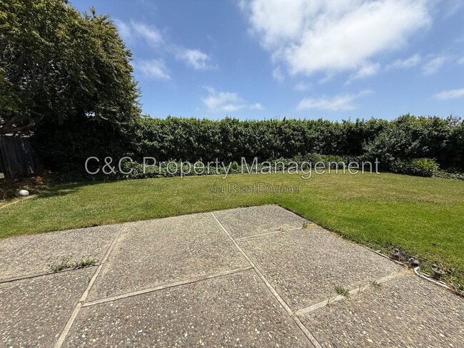 Building Photo - 938 Estrada Ct