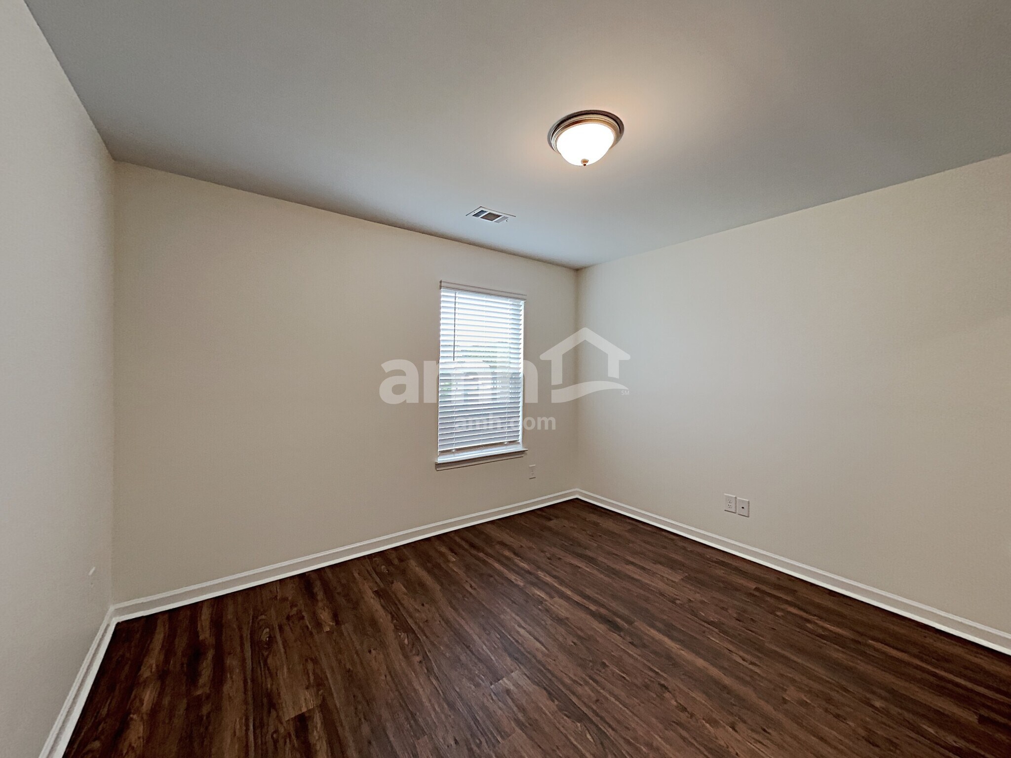 Building Photo - 288 Camp dr