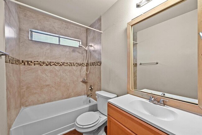Building Photo - 14512 Hartsmith Dr
