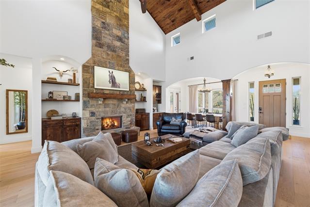 Building Photo - 570 S Point Ct