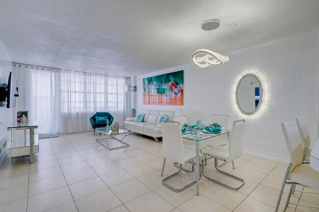 Building Photo - 3725 S Ocean Dr