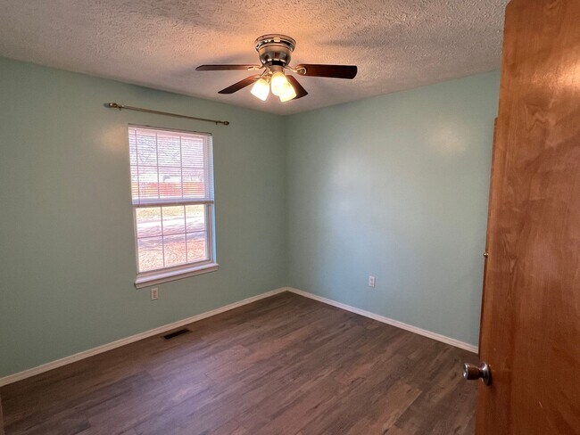 Building Photo - Now Available! Gorgeous Walkout Basement Home with a Pool, Ozark